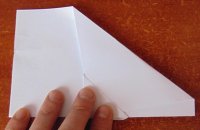 Летающий самолет из бумаги