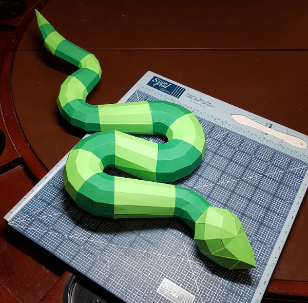 Змея с хвостом / Snake